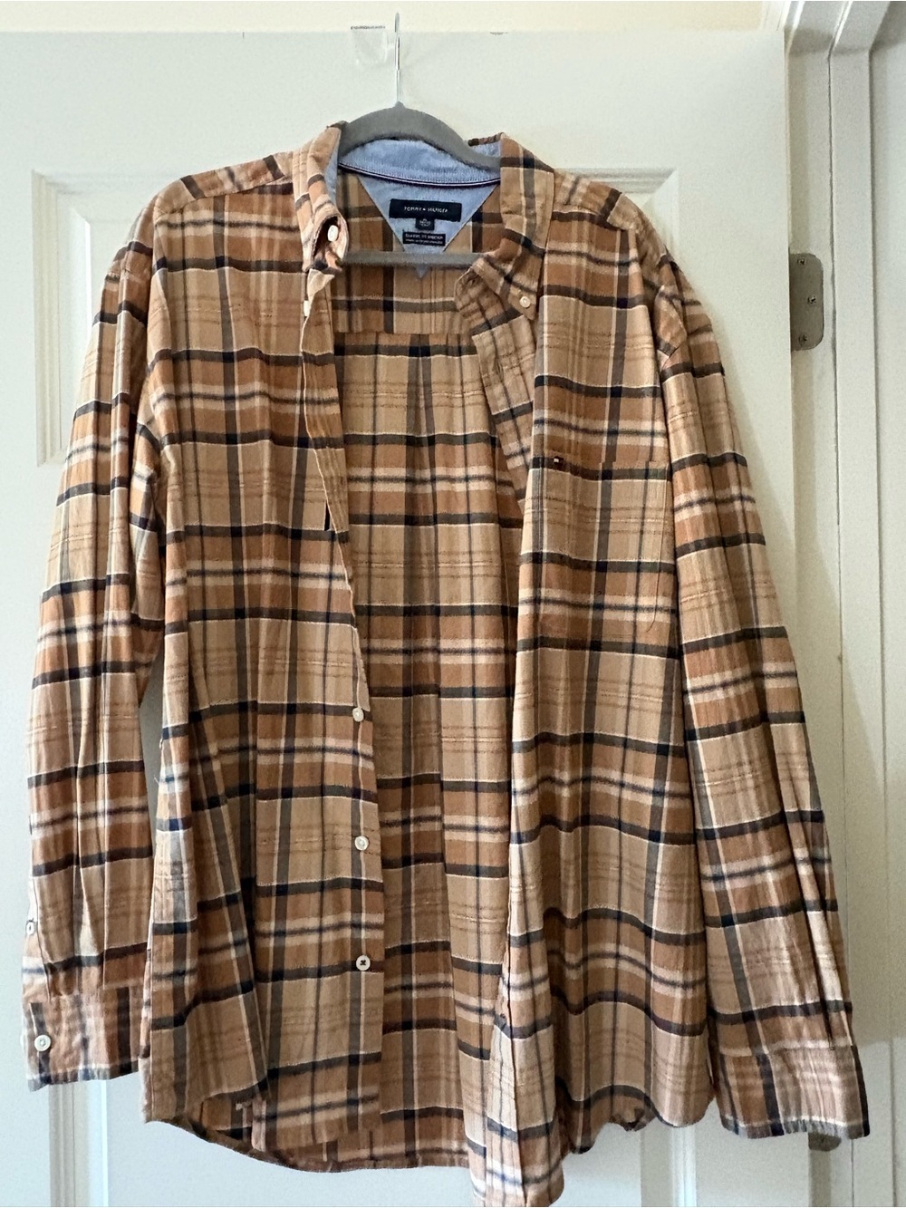 Tommy Hilfiger Men's Tan Plaid Button-Down Shirt